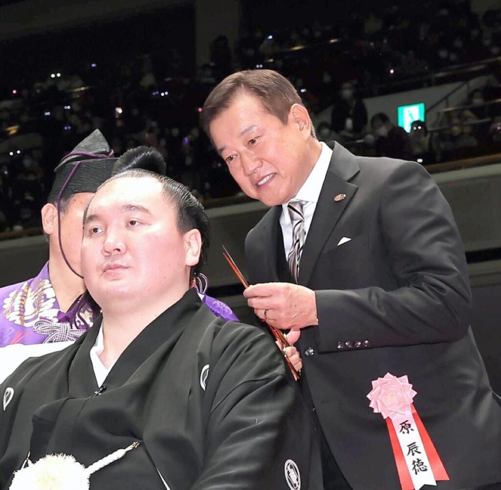 白鵬断髪式